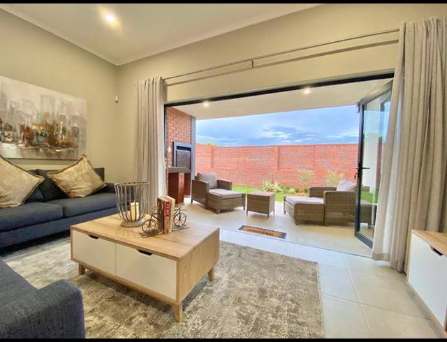 3 BEDROOM TOWNHOUSE FOR SALE IN VORNA VALLEY